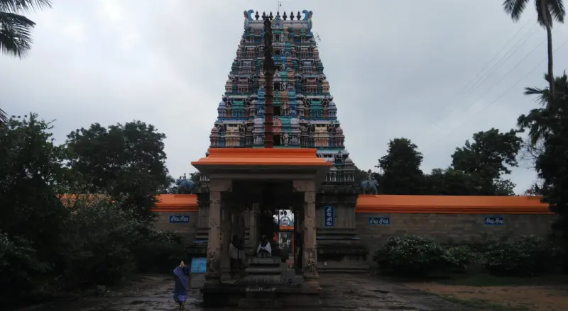 The Rajagopuram seen through the outer gateway
