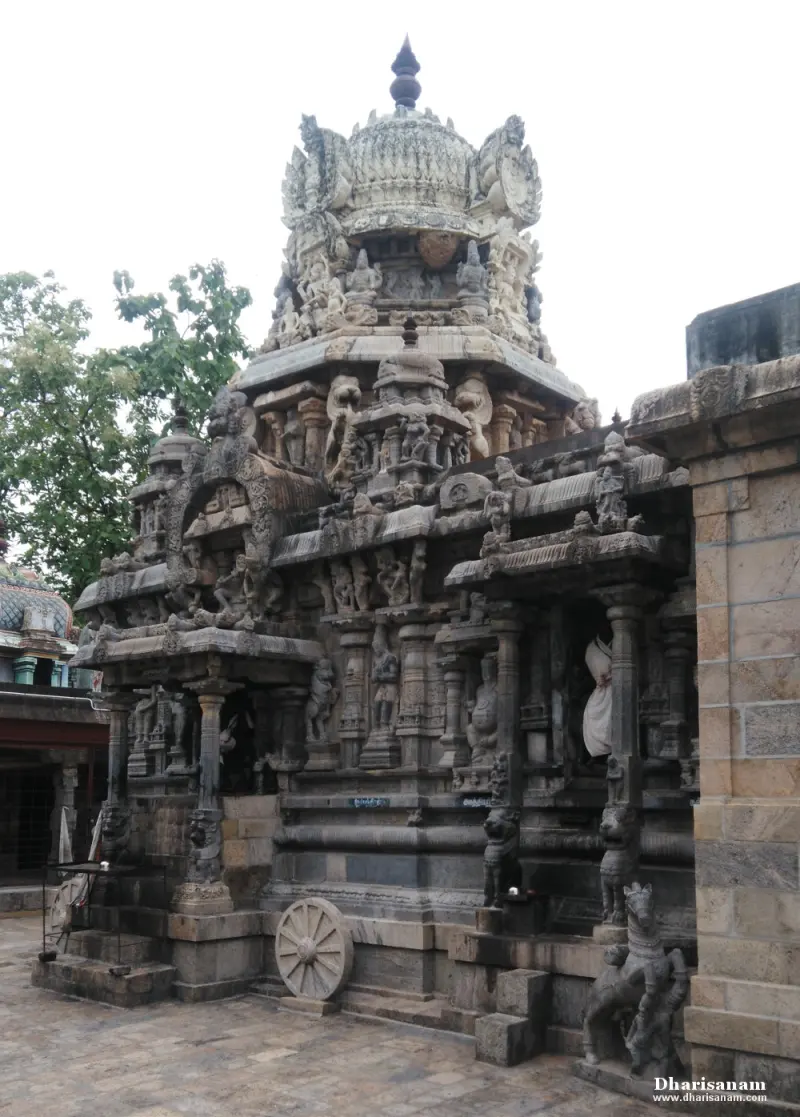 The carved granite sanctum shaped like a chariot, with a stone wheel at its base and a horse sculpture.